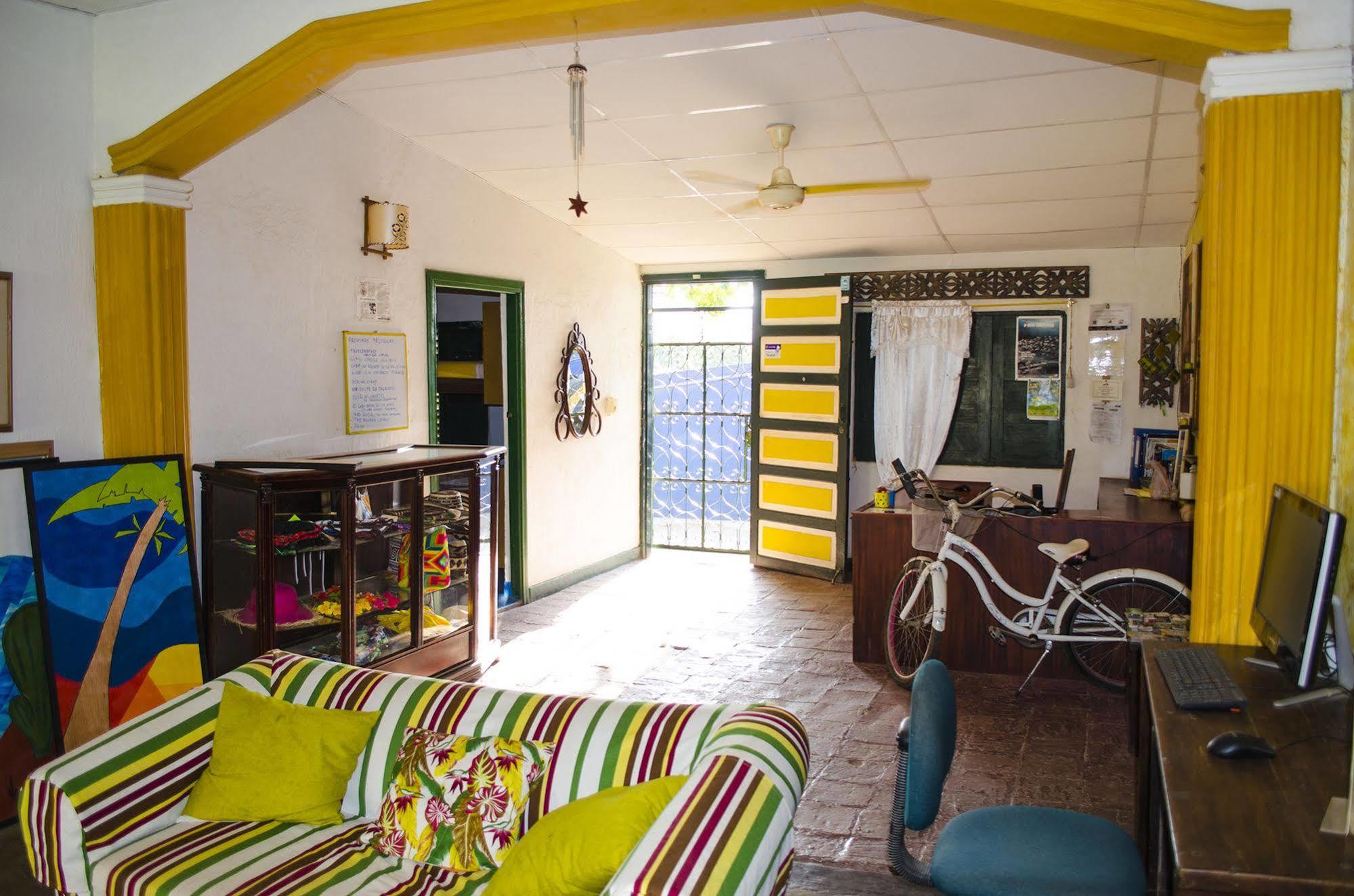 Hostel Villa Mary Taganga Extérieur photo