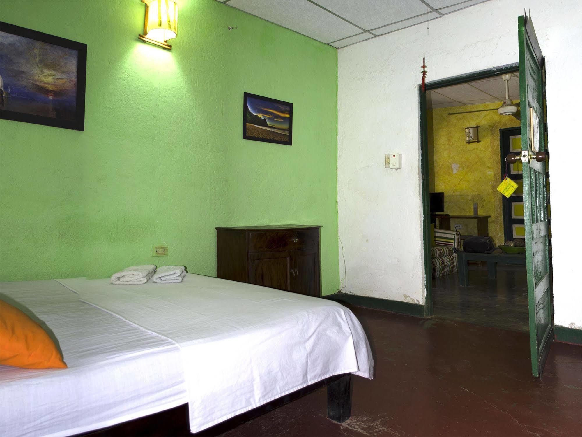 Hostel Villa Mary Taganga Extérieur photo