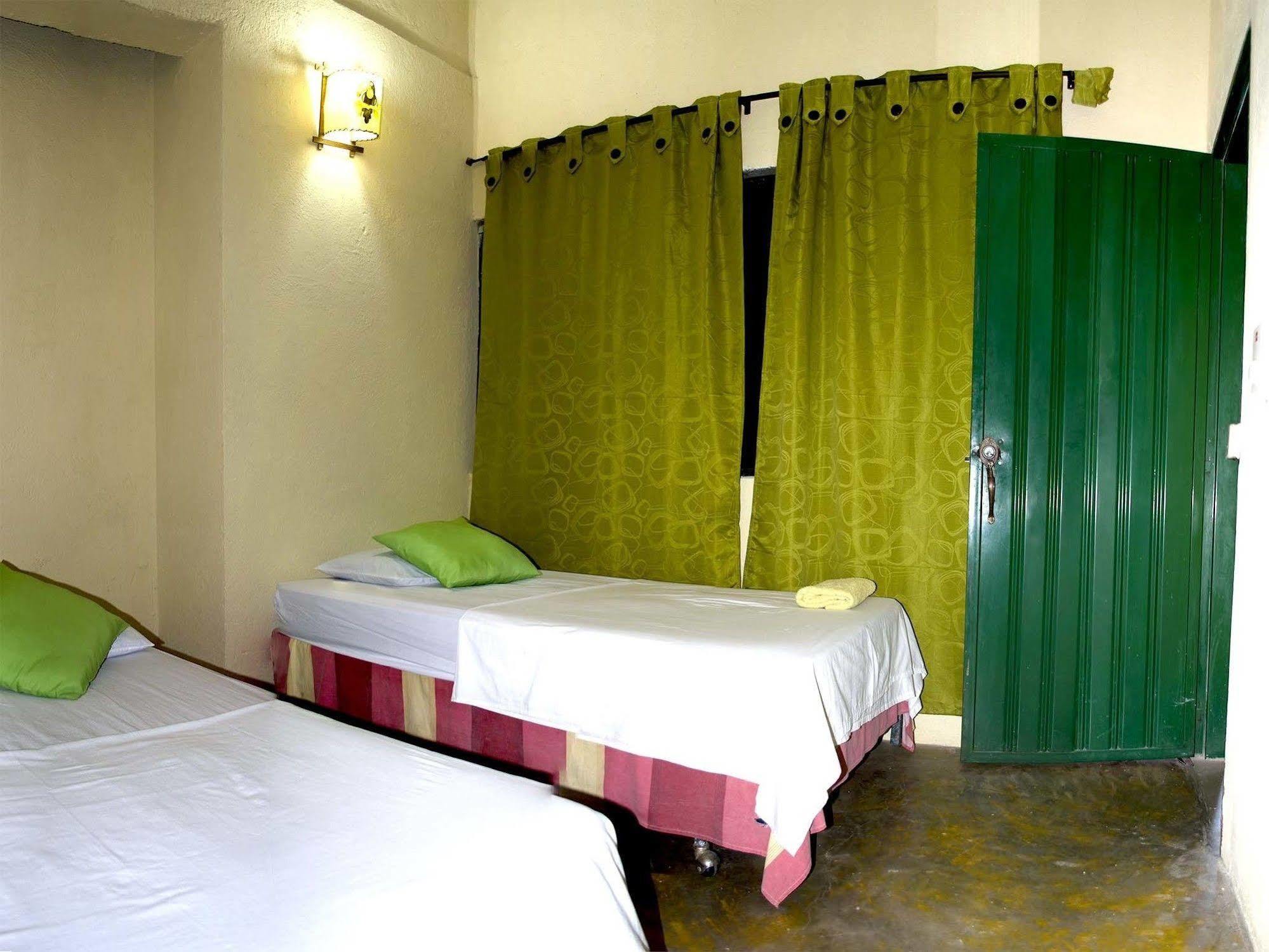 Hostel Villa Mary Taganga Extérieur photo
