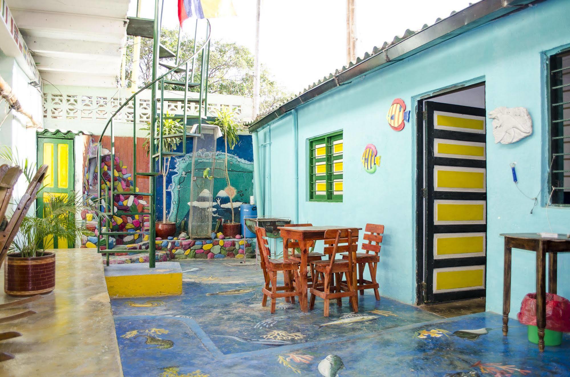 Hostel Villa Mary Taganga Extérieur photo